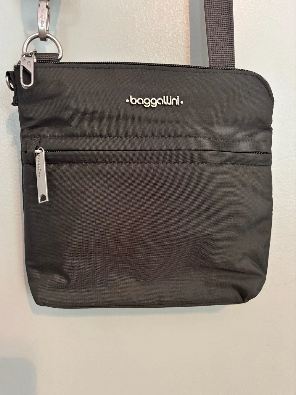 Baggallini anti theft crossbody bag dark grey EUC - Picture 5 of 8